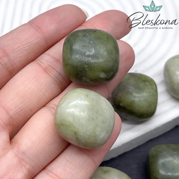 Жадеит виноградный галтовка 18-23 мм
