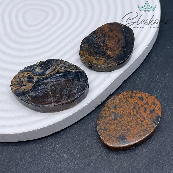 Агат плоский неровный овал 35*44 мм штучно