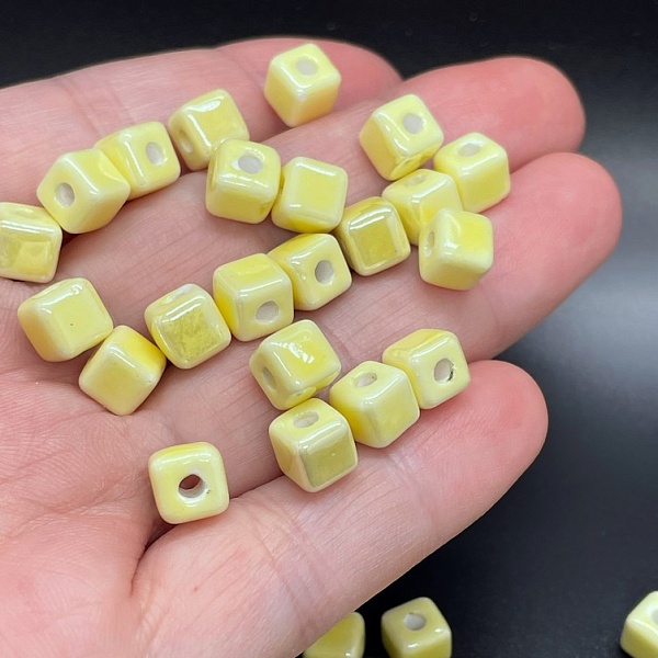 6 мм Бусина куб, керамика цвет желтый