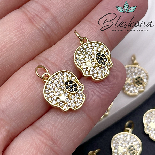 15*11,7 мм Цвет золото, Подвеска Череп цирконы