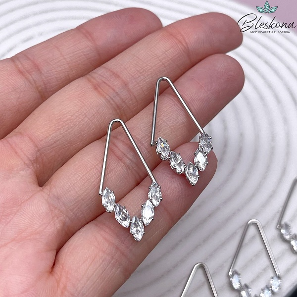 31*16,5 мм Цвет серебро, Подвеска ромб цирконы 