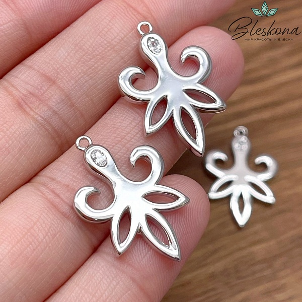 25,6*17 мм Цвет серебро, Подвеска Этно №4 с цирконом 