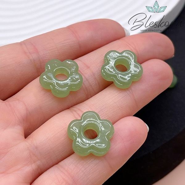 15 мм Подвеска цветок бледно- зеленый