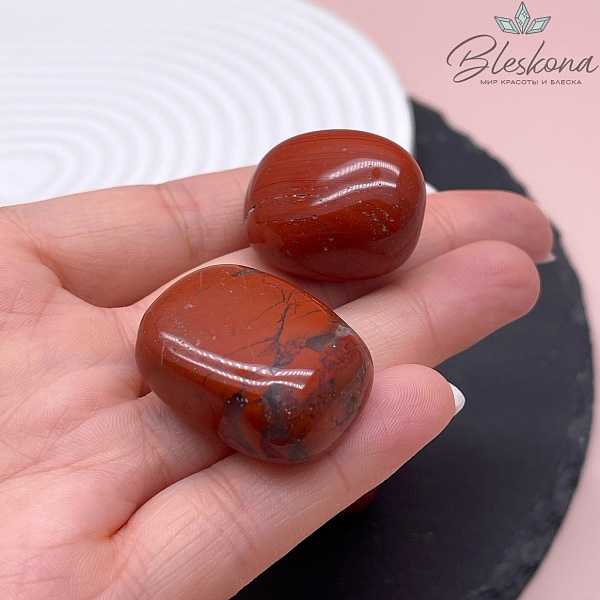 Яшма огненная галтовка 20-30 мм