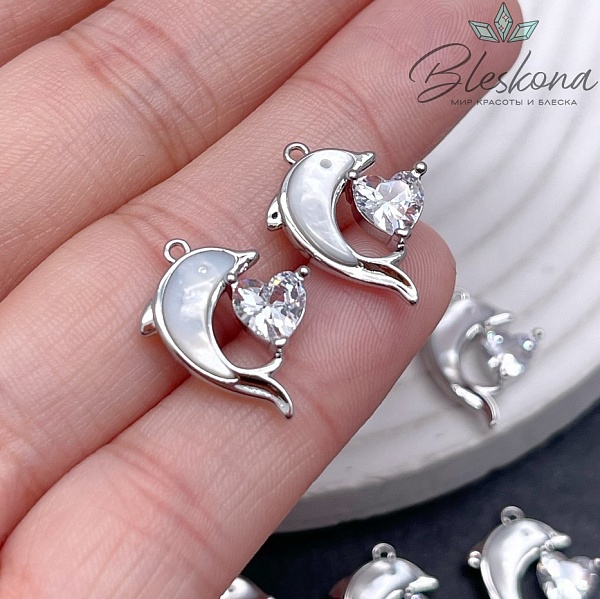 18*14 мм Цвет серебро, Подвеска Дельфин с перламутром и цирконом