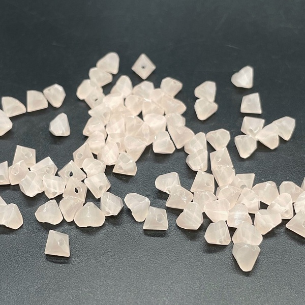 Чешское стекло №66 6мм треугольник