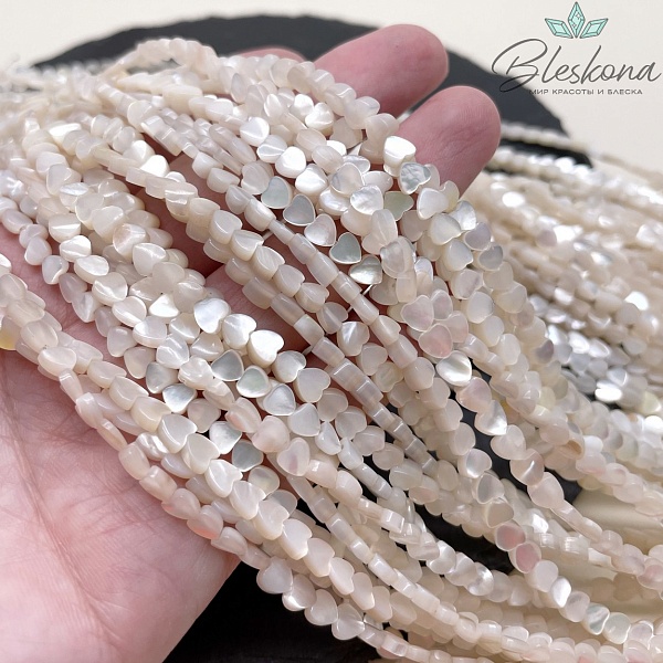 Перламутр кремовый сердце АА 4 мм