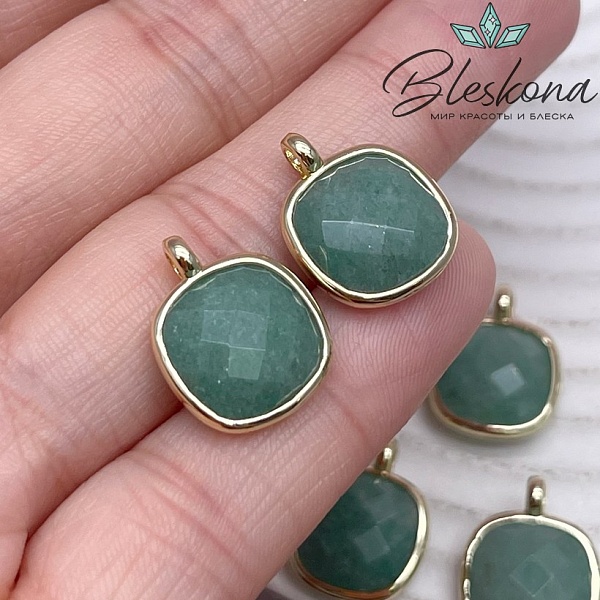 13мм, цвет золото ,Подвеска квадрат Авантюрин в обрамлении 