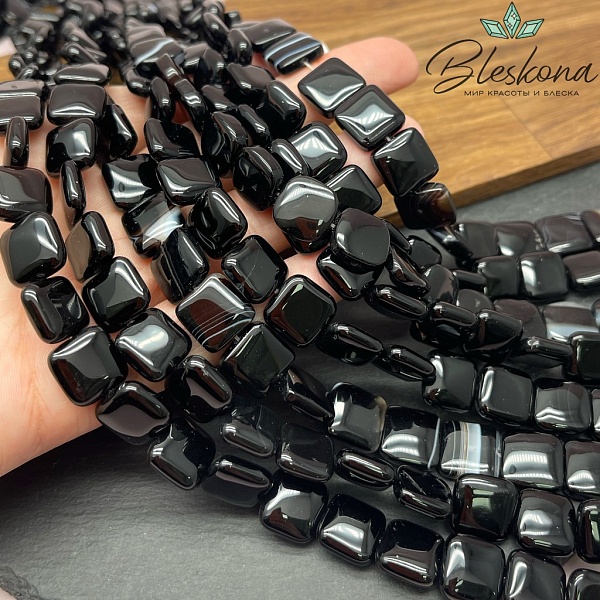 Агат черный с прожилками квадрат 12 мм