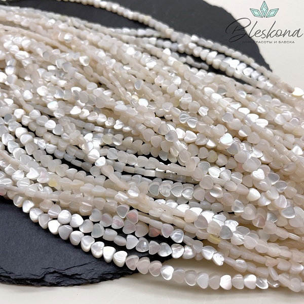 Перламутр кремовый сердце АА 4 мм