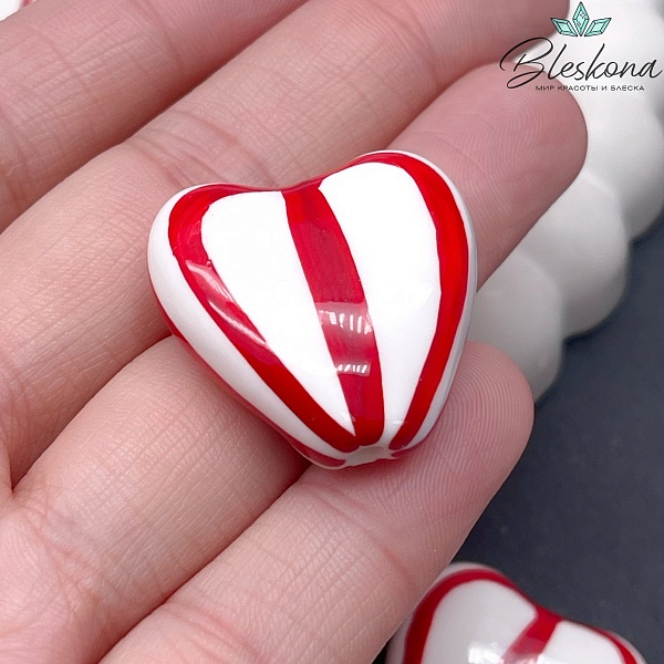 26*25 мм Бусина сердце красные полосы