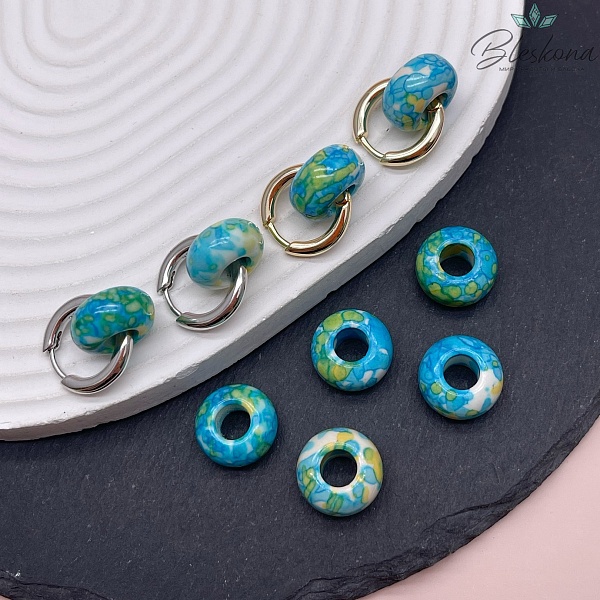 Бублик Агат белый желто- голубые узоры (имитация) 15 мм