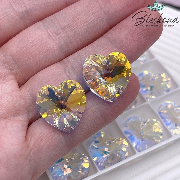 6228 Xilion Heart 18*17,5 мм Crystal Aurore Boreale (AB)