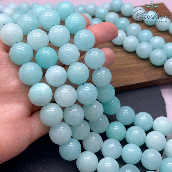 Кварц (тонированный) светло- голубой 14 мм