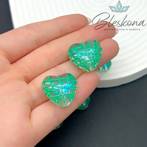 19*20 мм Бусина сердце с переливом зеленая глазурь