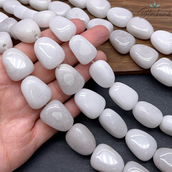 Кварц Белый треугольник фриформ №4 (22-23)*(17-18) мм