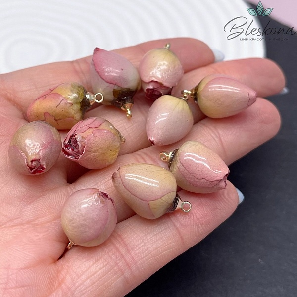 17-21 мм, Цвет золото, Подвеска роза в эпоксидной смоле №11