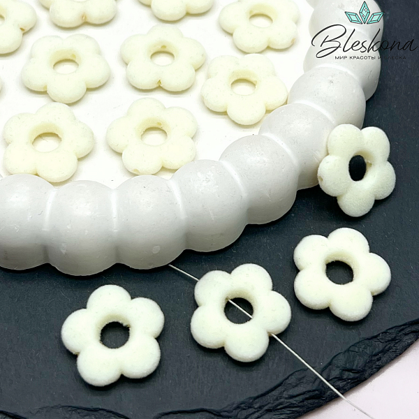 20мм Бархатная Подвеска-бусина цветок, Цвет белый