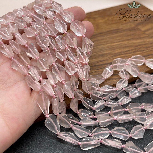 Мадагаскарский Розовый кварц фриформ огранка (10-13)*(8-10) мм
