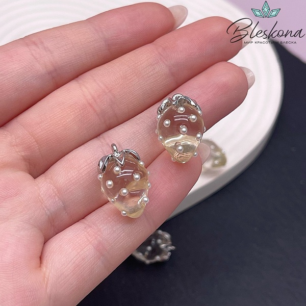 19*13 мм Цвет серебро, Подвеска клубничка прозрачная