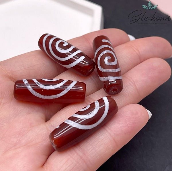 Бусина Дзи Спираль Вселенной бело-коричневый бочонок 30*11мм