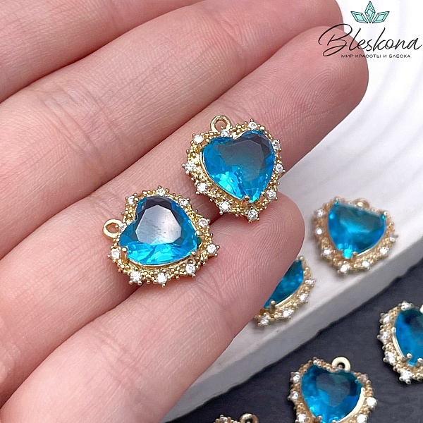 14,7*16мм Цвет золото, Подвеска сердце голубой циркон и цирконы