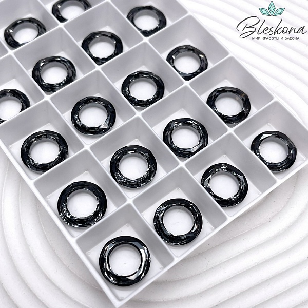 4139 Cosmic Ring 14 мм Crystal Silver Night (SINI)