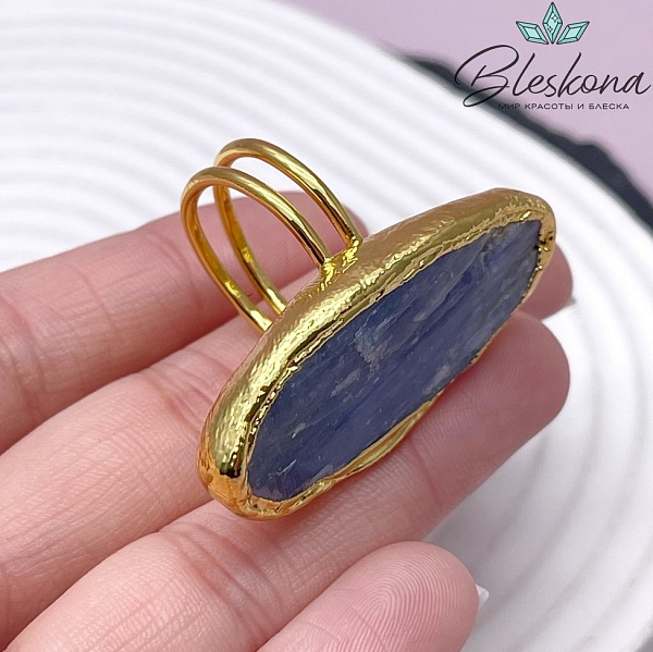 21 мм Цвет золото, Кольцо безразмерное с Кианитом