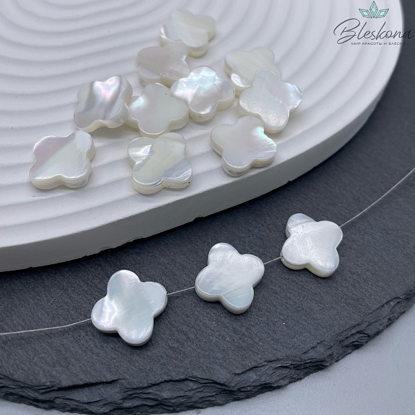 12мм Перламутр белый клевер уп.10шт