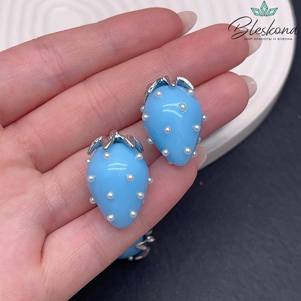 25*17 мм Цвет серебро, Подвеска клубничка голубая