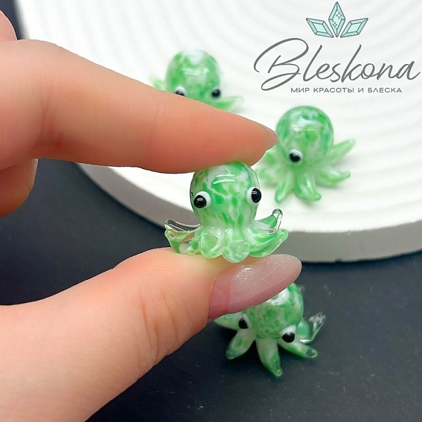 15,5*22 мм  Бусина осьминог зеленый