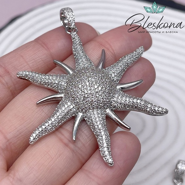 56,5*46,5 мм Цвет серебро, Подвеска солнце с цирконами
