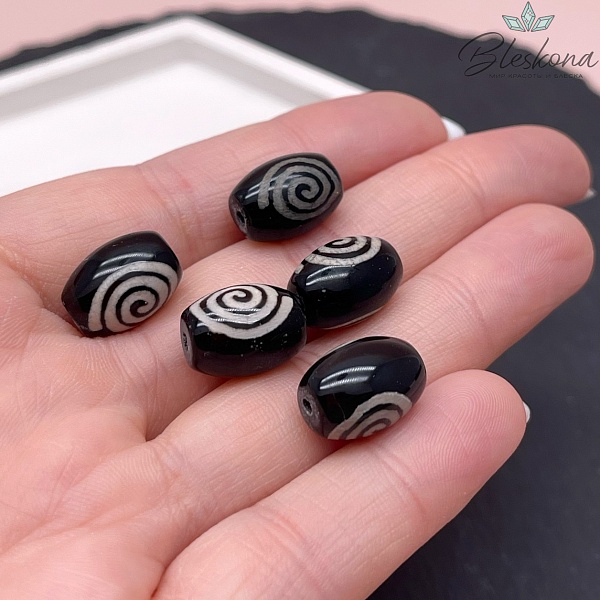 Бусина Дзи Спираль Вселенной черно-белый бочонок 10*14 мм