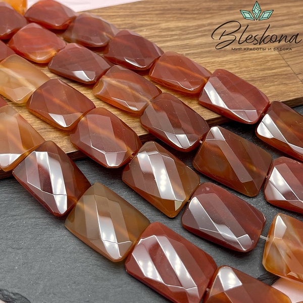 Агат прямоугольник с изгибом огранка 31*23 мм