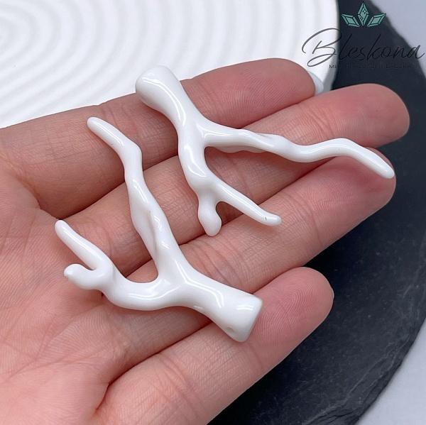 46*32 мм Подвеска ветка коралла белая