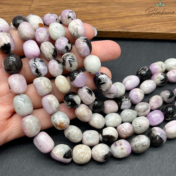 Кунцит с вкючениями черного турмалина галтовка (12-14)*(10-11) мм