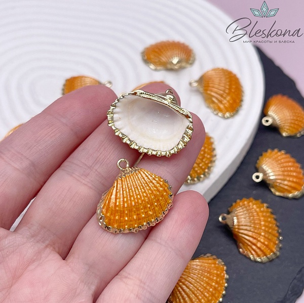 (22-23)*(24-26) мм, Цвет золото, Подвеска Ракушка оранжевая