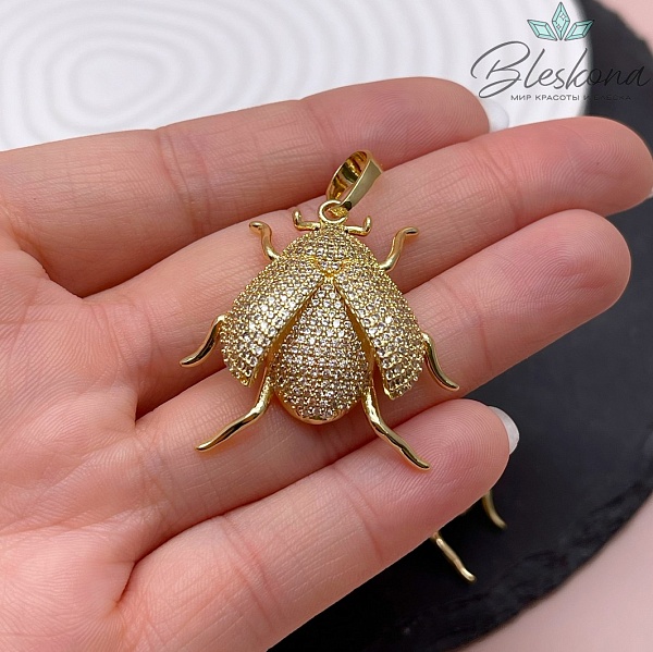 31*31 мм Цвет золото, Подвеска Жук цирконы 