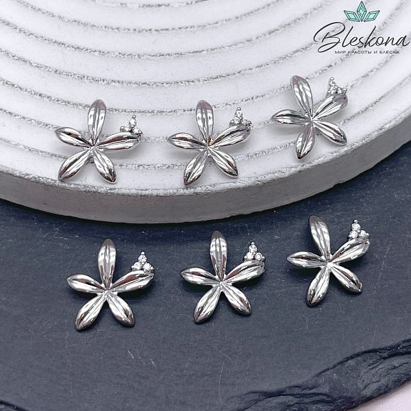 14*13,5 мм Цвет серебро, Подвеска цветок цирконы