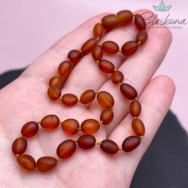 Янтарь темно-коричневый матовый овал фриформ 5-6 мм
