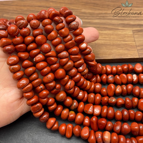 Яшма красная галтовка (5-7)*(9-12) мм