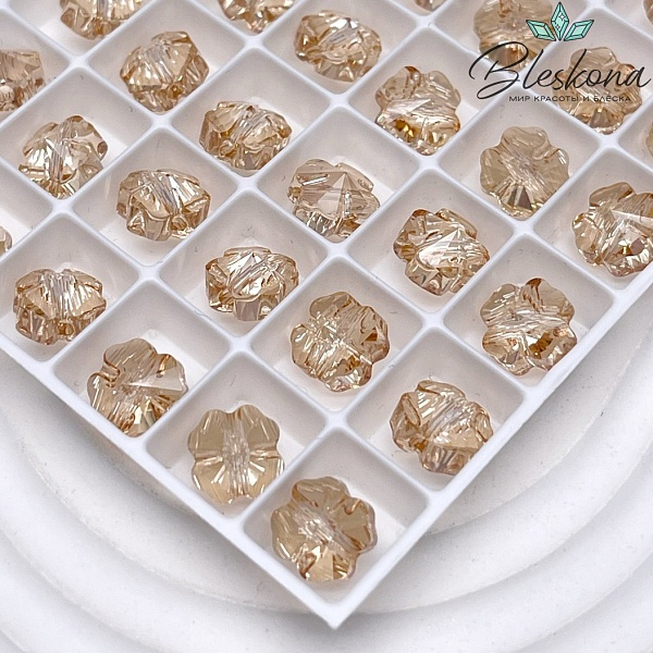 5752 Clover 8 mm Crystal Golden Shadow
