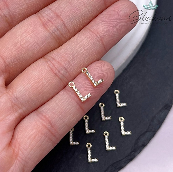 9,4 мм Цвет золото, Буква L цирконы 