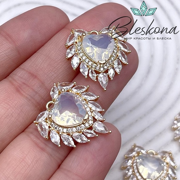 22*21 мм Цвет золото, Подвеска сердце с цирконами