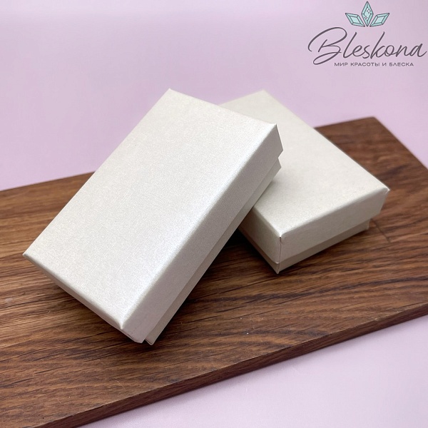 Коробка Бежевая фактурная полосы 8*5*2 см