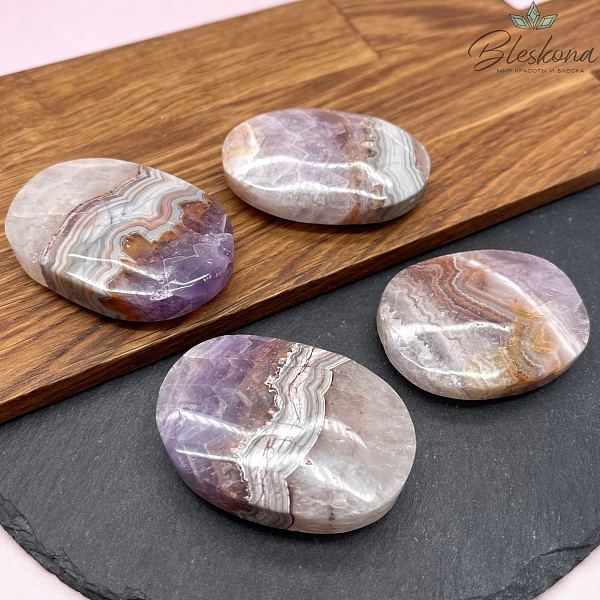 Агат кружевной с включениями Аметиста овал 40*55 мм штучно