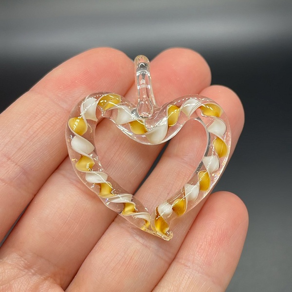 35*39мм, Подвеска сердце бело-желтое контур