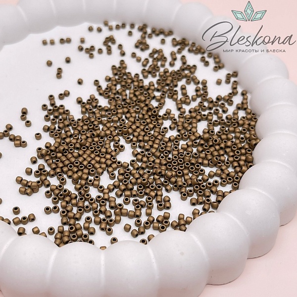 Бисер TOHO round 11/0 цвет №221F (оттенок медного)