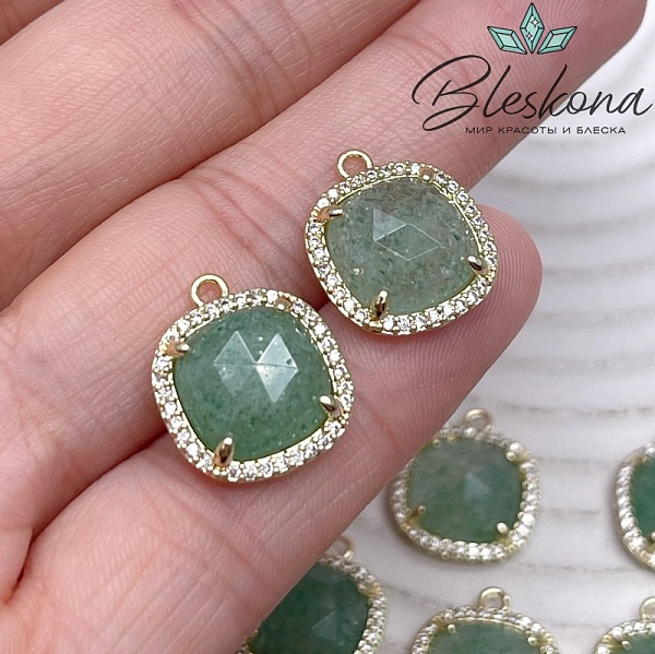14мм, цвет золото ,Подвеска квадрат кварц тонированный зеленый в обрамлении цирконы