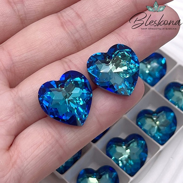 6215 Classic Heart Pendant 18mm Crystal Bermuda Blue (BB)